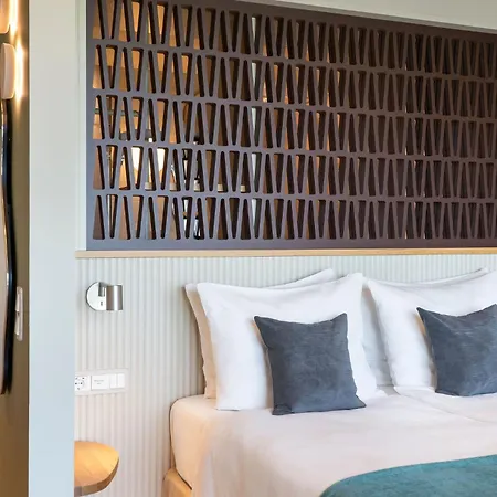 Waldweit Rheingau Und Retreat Otel 5*